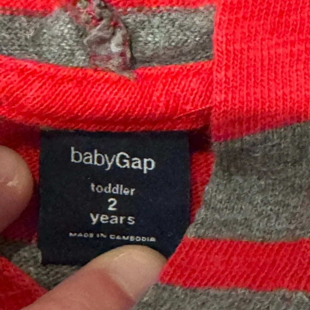5 for $25 SALE 🎉  GAP Kids Striped Hoodie • Toddler 2 • Red & Gray